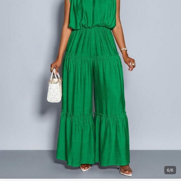 Women’s Green Sleeveless Jumpsuit with Wide legs and elastic waist - Picture 4 of 10